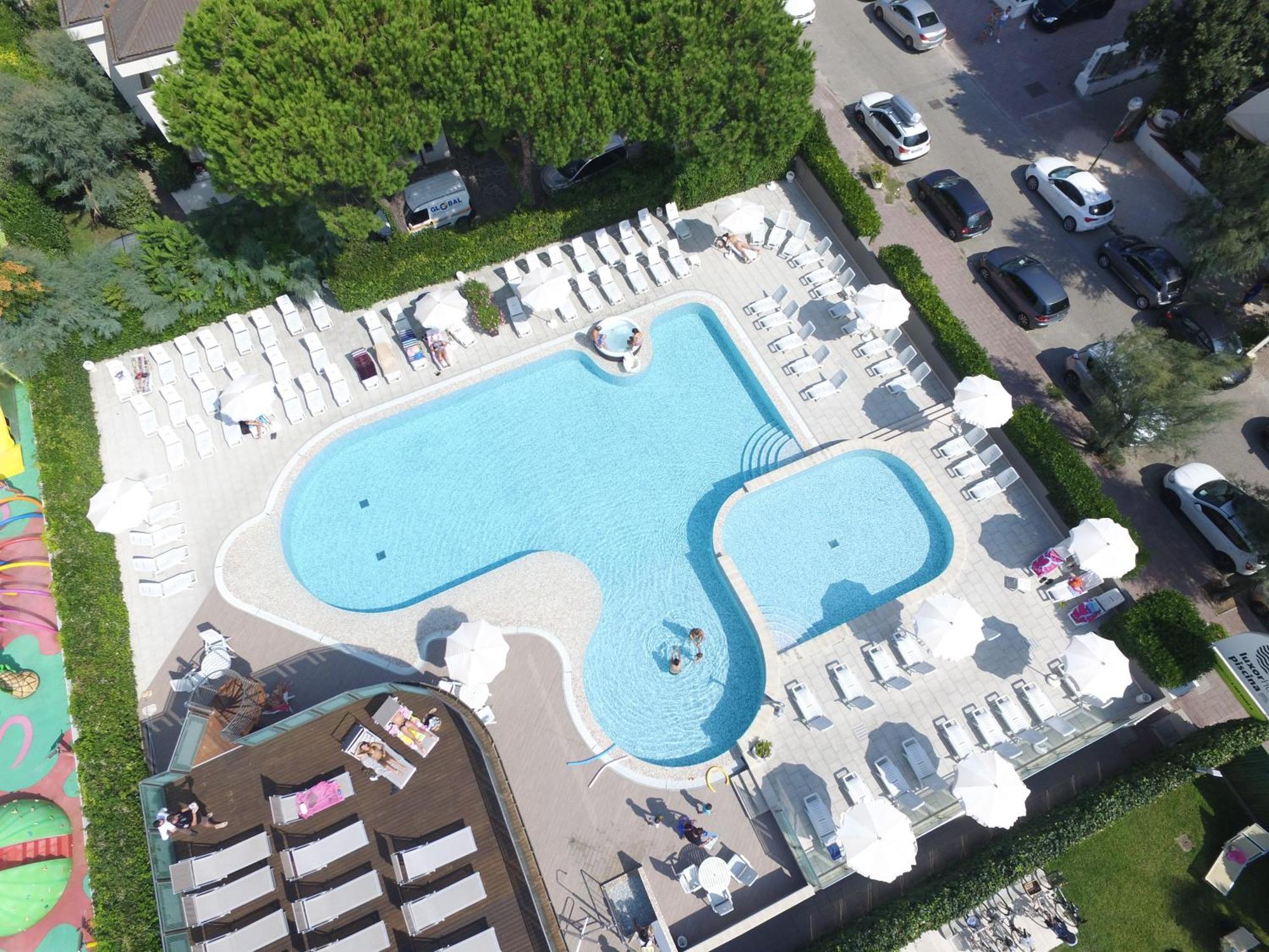 Hotel Luxor Milano Marittima Eksteriør billede